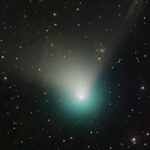 El cometa interestelar 3I/ATLAS sorprendió a la comunidad científica al resistir una potente tormenta solar sin mostrar daños ni alteraciones en su trayectoria. Foto: NASA.