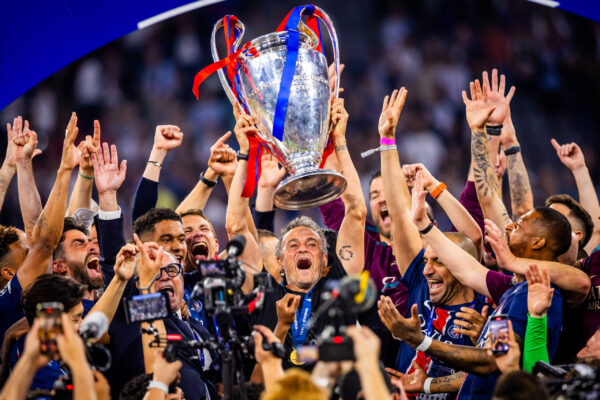 Nuevo formato, misma pasión: la UEFA quiere que el campeón de la Champions abra la siguiente edición con un partido especial, y podría verse hasta en Netflix o Prime Video. Foto: Branislav Racko