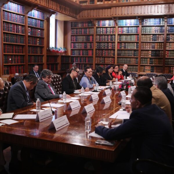 INE y organismos locales defendieron su permanencia como pilares del sistema democrático mexicano ante la Reforma Electoral. FOTO: INE México.