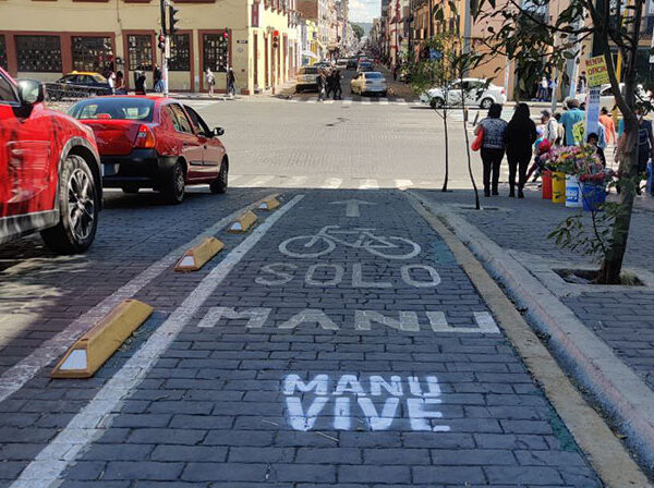 La SCJN avala la “Ley Manu” en Puebla: el seguro obligatorio para conductores queda vigente, pero se elimina la sanción de 10 años sin licencia por no cumplirla. Foto: Revista 360 grados.