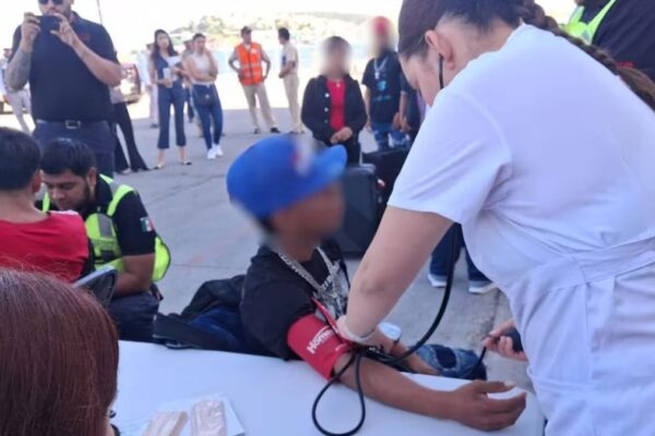 Autoridades estatales confirmaron que se trata de jornaleros agrícolas provenientes de Baja California que eran trasladados a Chiapas, y descartaron que el caso esté vinculado con tráfico de personas o secuestro. FOTO: SEMAR.