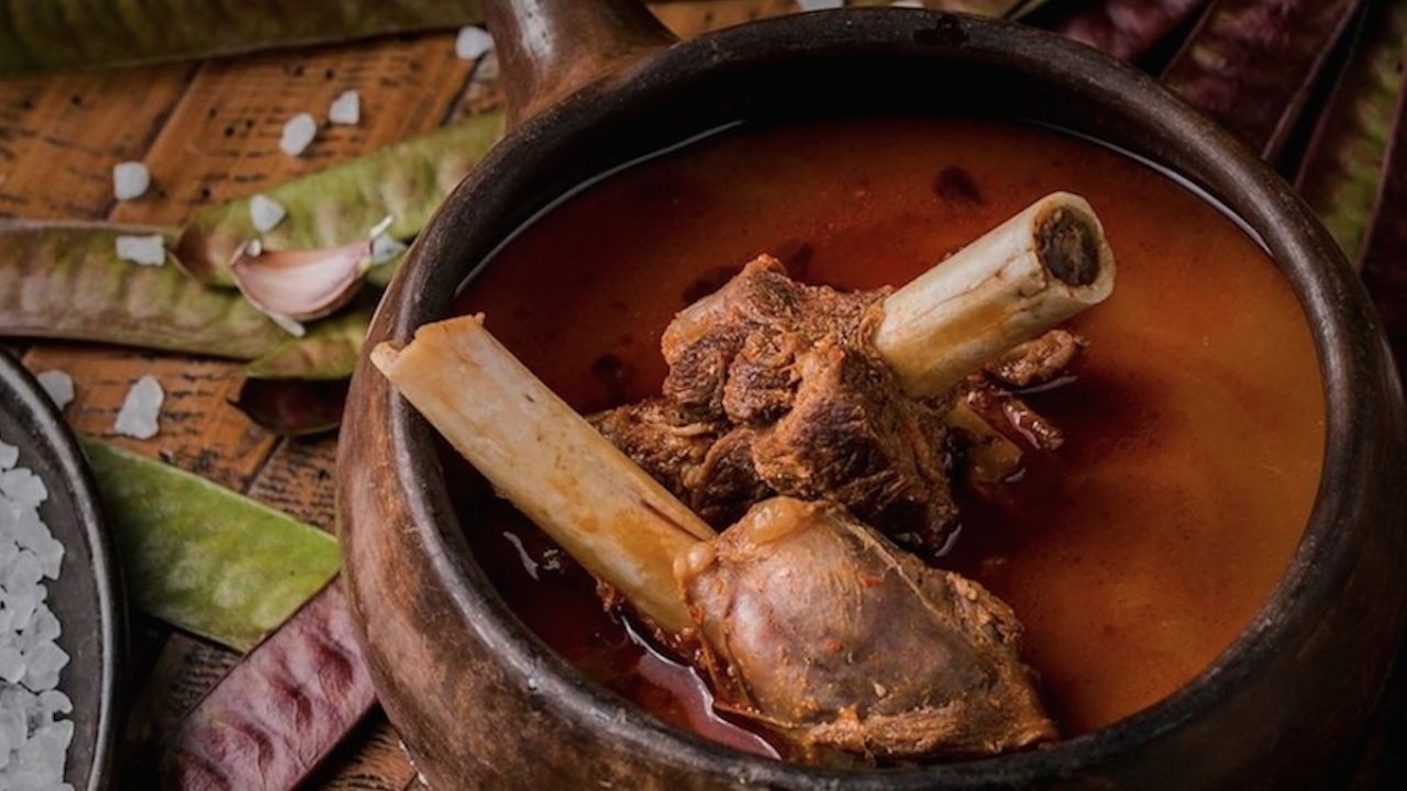El Mole de Caderas llega con todo su sabor y un ligero aumento