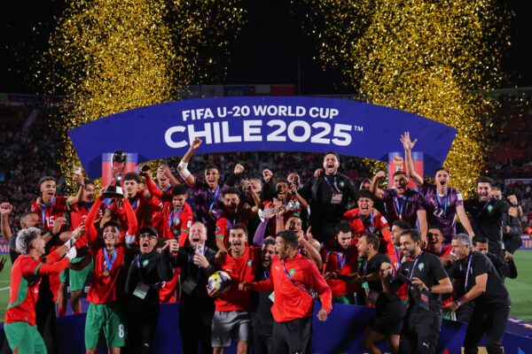 Marruecos alzó el trofeo del Mundial Sub 20 de la FIFA 2025 en el Estadio Nacional de Santiago, Chile. Foto: AFP.