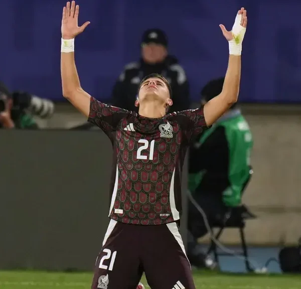 México superó con creces al anfitrión, Chile, en el duelo de los octavos de final del Mundial Sub20, con goles de Tahiel Jiménez, Iker Fimbres y Hugo Camberos (2). Foto: AP.