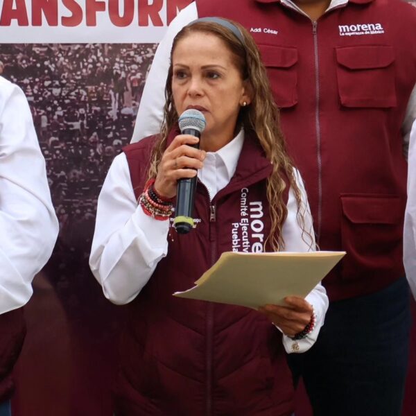 La dirigente estatal de Morena, Olga Romero. prevé sanciones para alcaldes del partido que lucren con el desastre natural en la Sierra Norte de Puebla.