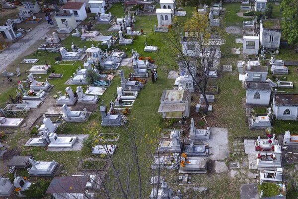 Con el Panteón Municipal casi lleno, el gobierno explora terrenos para levantar un nuevo cementerio que cumpla con los lineamientos y la capacidad necesaria. FOTO: Poblanerías.