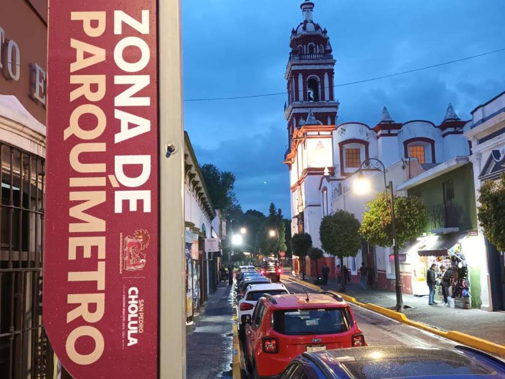 San Pedro Cholula analiza la ampliación de parquímetros tras solicitudes verbales de restauranteros que buscan mejorar la movilidad y el orden vial. FOTO: Alcance Diario.