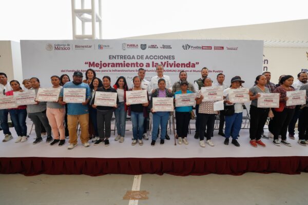 Pepe Chedraui encabezó la entrega de apoyos del programa “Mejoramiento a la Vivienda” en la colonia La Guadalupana, con el respaldo del Gobierno del Estado.