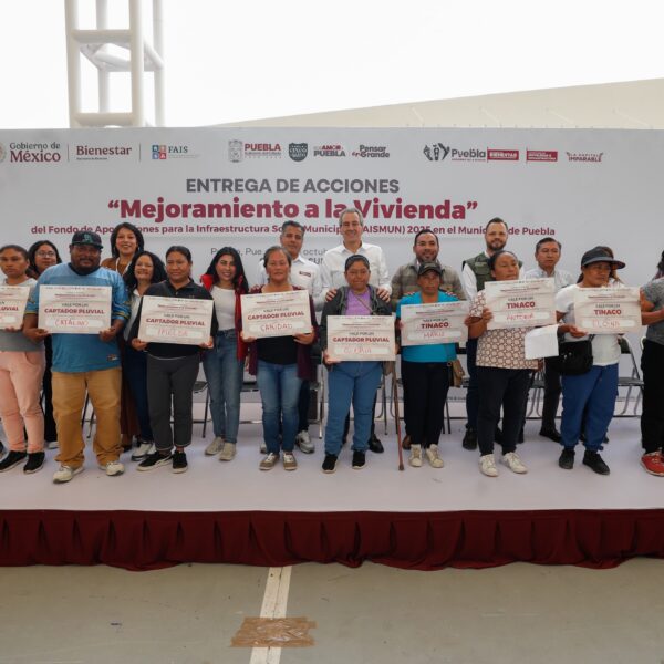 Pepe Chedraui encabezó la entrega de apoyos del programa “Mejoramiento a la Vivienda” en la colonia La Guadalupana, con el respaldo del Gobierno del Estado.