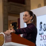 El Gobierno Federal confirmó que los 28 jóvenes rescatados frente a las costas de Sinaloa no fueron víctimas de reclutamiento delictivo, sino de explotación laboral. FOTO: Presidencia.