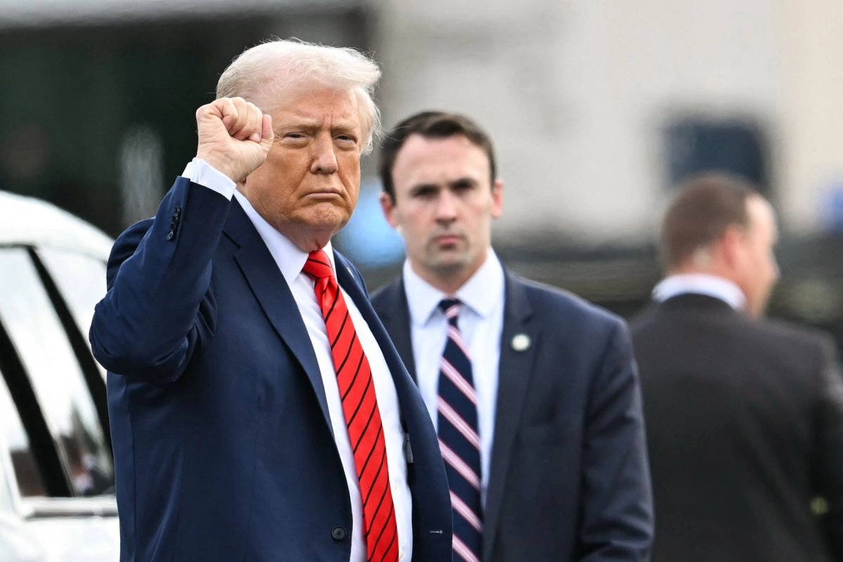 Trump sacudió ayer de nueva cuenta los mercados internacionales con una nueva alza de aranceles al 100% sobre China. Foto: AFP.