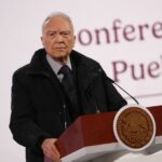 Claudia Sheinbaum aclaró que no ha recibido la renuncia de Alejandro Gertz Manero como fiscal general, aunque admitió que analiza una carta enviada por el Senado ante los rumores. FOTO: Cuartoscuro.