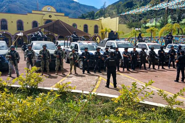 Tras el asesinato de tres personas, el gobierno estatal desplegó fuerzas de la Sedena y la Policía Estatal en Eloxochitlán.