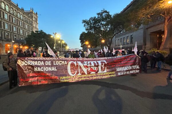 CNTE mantiene sus movilizaciones en la CDMX y acusa a Segob de intentar “criminalizar la protesta social”. FOTO: MVS Noticias.