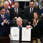 Tras 42 días de parálisis, Trump firmó el acuerdo de financiación que pone fin al cierre más prolongado en la historia de Estados Unidos. FOTO: The Political Room.