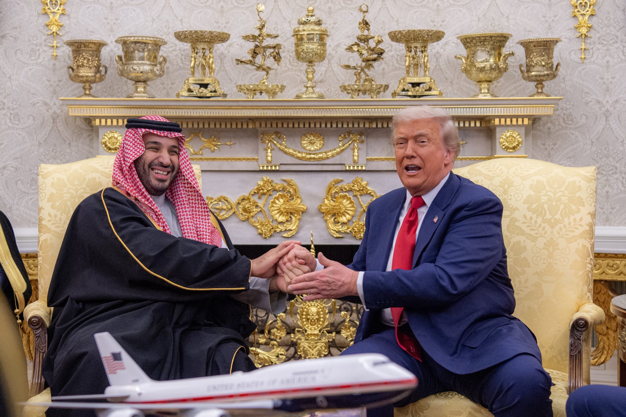 Arabia Saudita elevará sus inversiones en Estados Unidos hasta casi un billón de dólares, con enfoque en tecnología e IA. FOTO: Saudi Gazette.