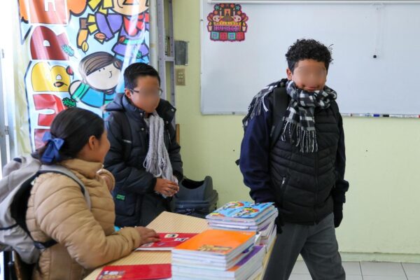 No habrán clases presenciales en 64 municipios de la Sierra Norte y Nororiental por el frente frío 16; más de 407 mil estudiantes continuarán actividades a distancia. FOTO: Gobierno de Puebla.