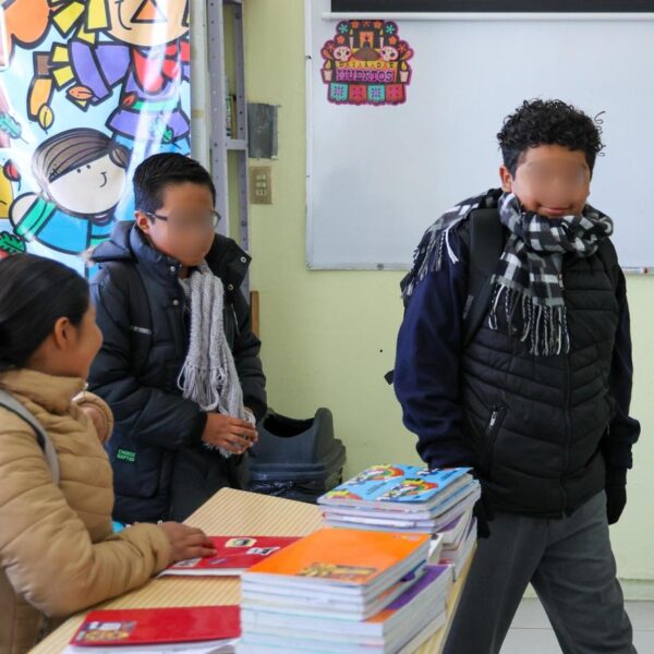 No habrán clases presenciales en 64 municipios de la Sierra Norte y Nororiental por el frente frío 16; más de 407 mil estudiantes continuarán actividades a distancia. FOTO: Gobierno de Puebla.