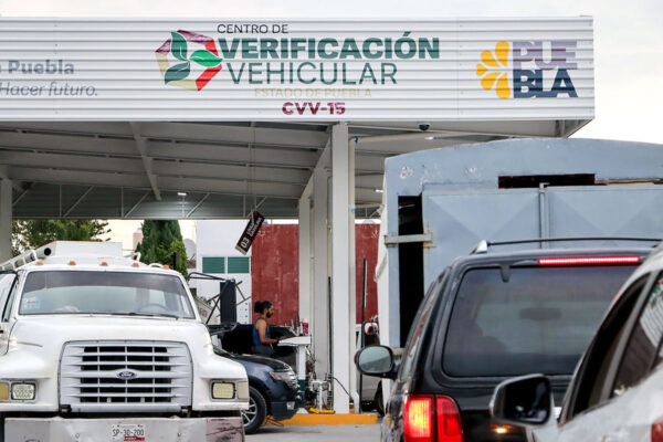 Puebla mantendrá la condonación de tenencia en 2026 para quienes paguen el control vehicular en el primer trimestre. FOTO: Reto Diario.