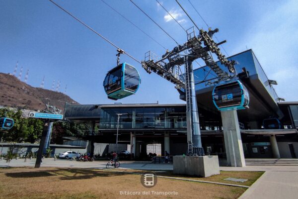 El gobierno estatal confirmó que las primeras cuatro líneas del Cablebús serán operadas por el Estado; no habrá concesión. FOTO: Bitácora del Transporte.