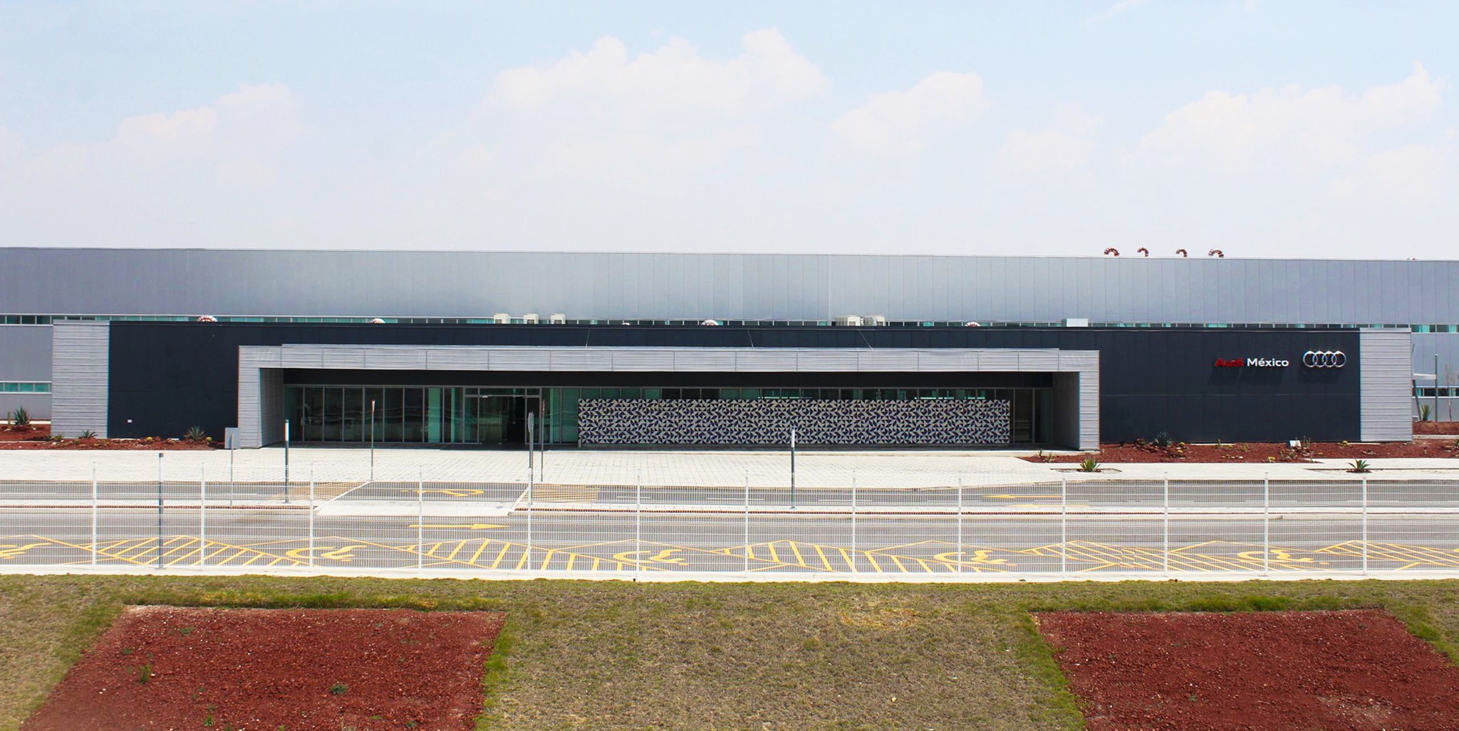 Intento de sobreprecio detona blindaje a proyectos tecnológicos en Puebla