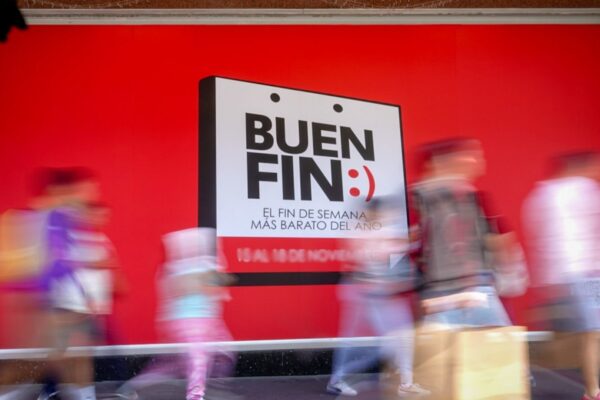 Profeco advierte a negocios que participarán en el Buen Fin: nada de precios inflados ni descuentos falsos. El operativo incluirá más de mil verificadores en todo el país. FOTO: Cuartoscuro.