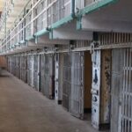 La Secretaría de Seguridad Pública de Puebla reconoció que los penales del estado atraviesan una crisis por corrupción e intereses económicos que permiten el control interno de grupos de reclusos.