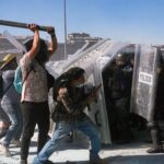 El Poder Judicial de la CDMX vinculó a proceso a 13 de los 18 detenidos tras la marcha de la Generación Z; dos de ellos enfrentarán cargos por homicidio en grado de tentativa. FOTO: Reporte Maya.