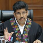 La Corte le dice no a Grupo Salinas. TV Azteca y Elektra pidieron aplazar sus juicios fiscales, pero el ministro presidente rechazó el intento. FOTO: Polemón.