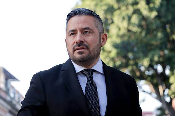 Leobardo Rodríguez denunció gasto millonario de la administración pasada en compras sin sustento, desde croquetas hasta servicios que no se utilizaron. FOTO: Contigo Puebla.