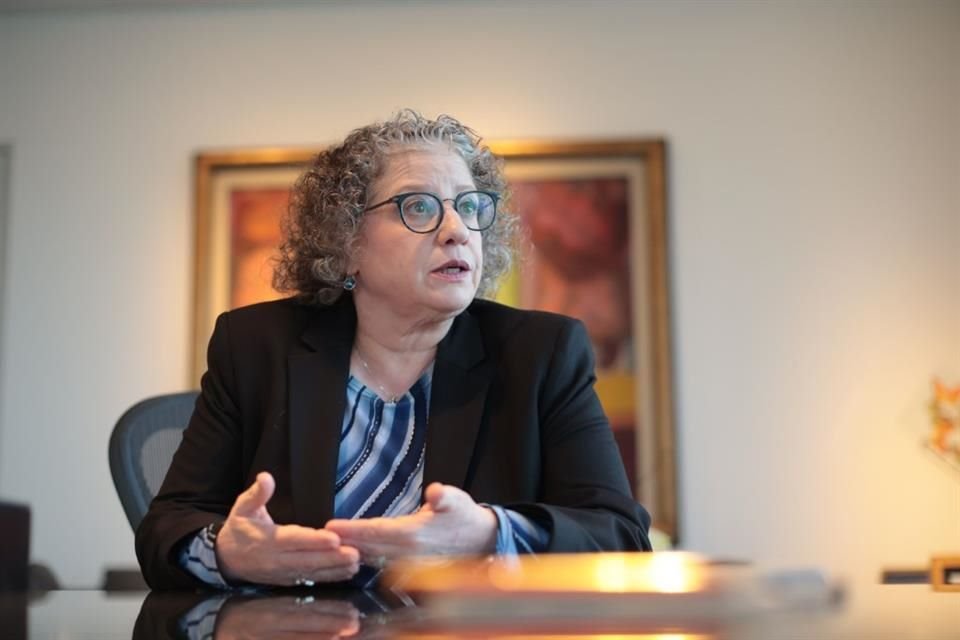 Ni atentado ni alerta: el Gobierno de México desmintió las versiones sobre un supuesto ataque contra la embajadora de Israel, Einat Kranz Neiger. Reforma.