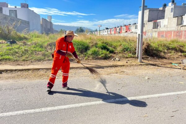 OOSL realizó una jornada de limpieza y chapeo en la colonia Santa Margarita.