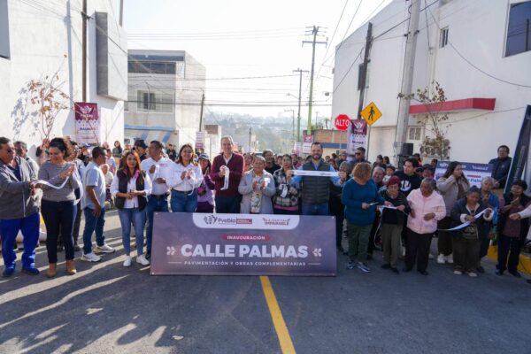 Puebla entrega nueva pavimentación.