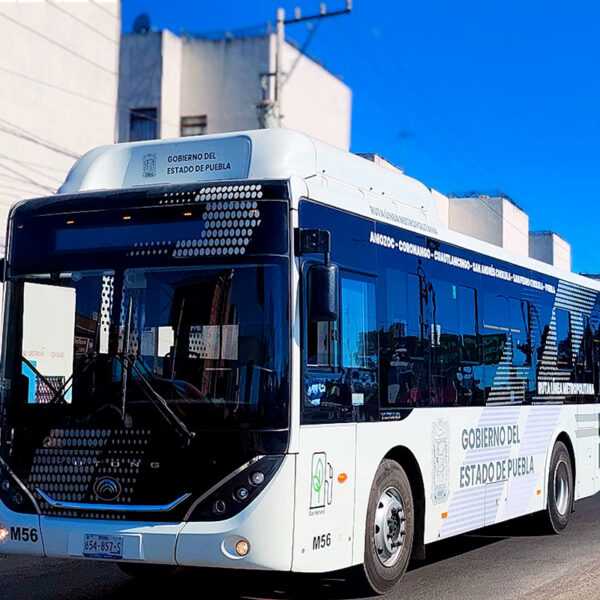 La Línea 4 de la RUTA enfrenta cuestionamientos por tiempos de espera prolongados, tarifas altas y deficiencias en infraestructura para personas con discapacidad. FOTO: Es Imagen.