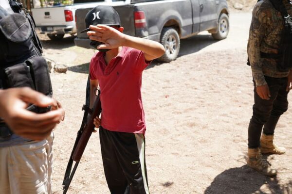 Diputados de Puebla analizan elevar hasta 20 años la pena por reclutar a menores para delitos. FOTO: W Radio México.