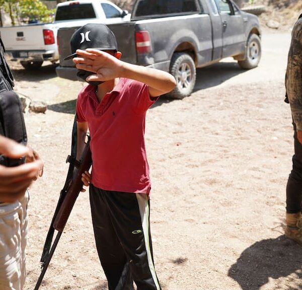 Diputados de Puebla analizan elevar hasta 20 años la pena por reclutar a menores para delitos. FOTO: W Radio México.