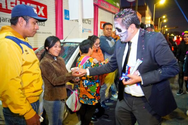 Más de 15 mil personas disfrutaron del Desfile de Catrinas 2025 en San Martín Texmelucan, una jornada llena de color y tradición que reunió a escuelas, empresas y asociaciones en el marco del Día de Muertos.