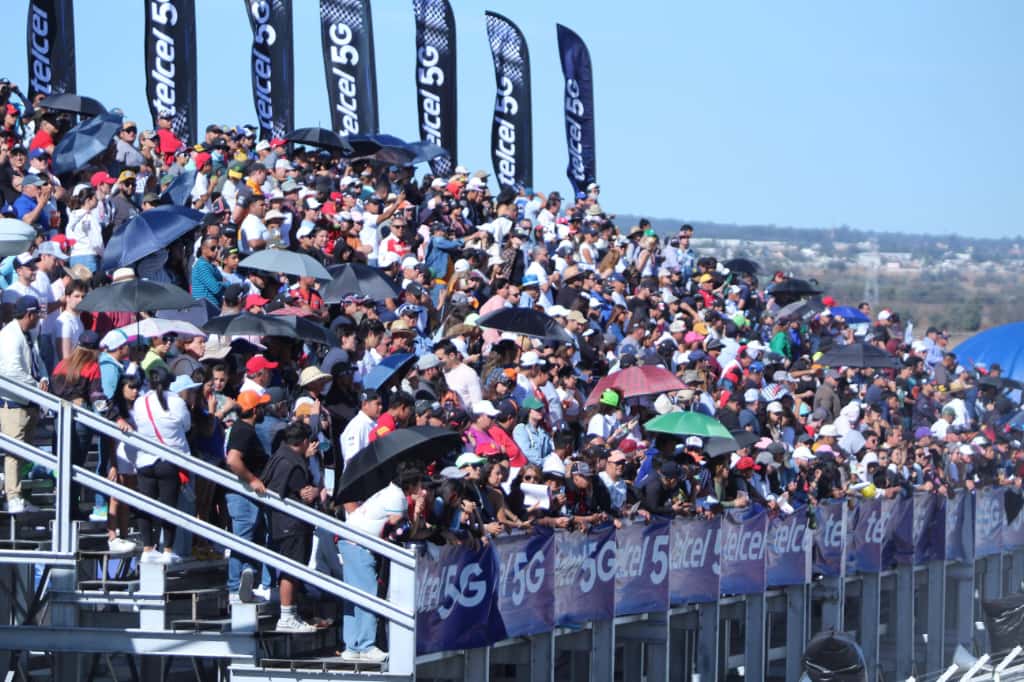 Puebla consolida su liderazgo deportivo con exitosa fecha de la NASCAR México Series