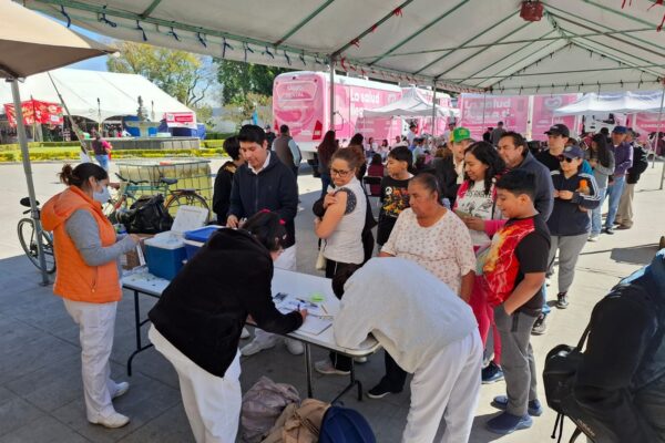 Más de mil personas recibieron estudios médicos y atención gratuita durante la Caravana de la Mujer en San Pedro Cholula, un esfuerzo coordinado entre el Gobierno Municipal y el Gobierno del Estado.