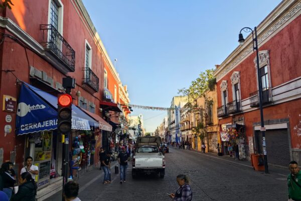 Más de mil personas recibieron estudios médicos y atención gratuita durante la Caravana de la Mujer en San Pedro Cholula, un esfuerzo coordinado entre el Gobierno Municipal y el Gobierno del Estado.