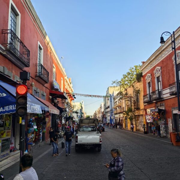 Más de mil personas recibieron estudios médicos y atención gratuita durante la Caravana de la Mujer en San Pedro Cholula, un esfuerzo coordinado entre el Gobierno Municipal y el Gobierno del Estado.