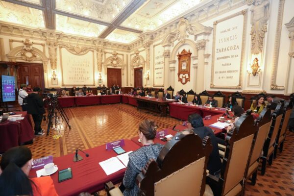 El Cabildo de Puebla aprobó diversos acuerdos durante su décimo cuarta Sesión Ordinaria, como la reforma al tabulador de infracciones y validación de la información financiera de octubre 2025.