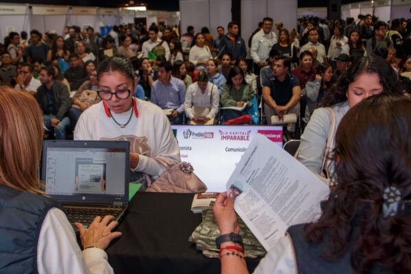 La generación de empleo en la capital poblana mostró un repunte durante septiembre y octubre, periodo en el que se sumaron más de dos mil nuevos puestos de trabajo registrados.
