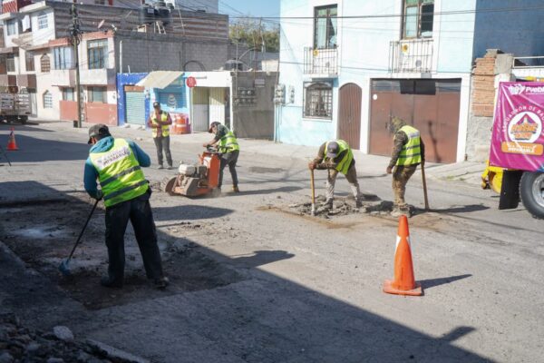 El Gobierno de la Ciudad de Puebla cumplió y superó su meta anual de la Campaña Capitalina Bacheando Puebla, al atender 226 mil 536 baches con una inversión de 154.3 millones de pesos.