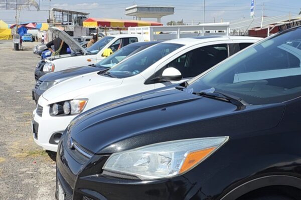 Para quienes buscan adquirir un auto usado sin riesgos, autoridades municipales y estatales llevaron orientación directa hasta el tianguis Autopolis.