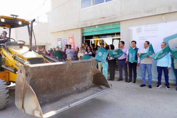 La administración municipal texmeluqeunse dio un nuevo paso en la mejora de infraestructura con el arranque de una obra que impactará directamente en la movilidad de San Cristóbal Tepatlaxco.
