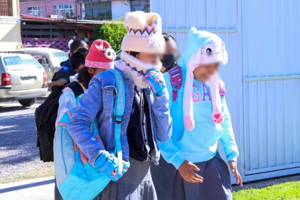 Más de 14 mil escuelas en Puebla suspenden clases este lunes por el Frente Frío 13.