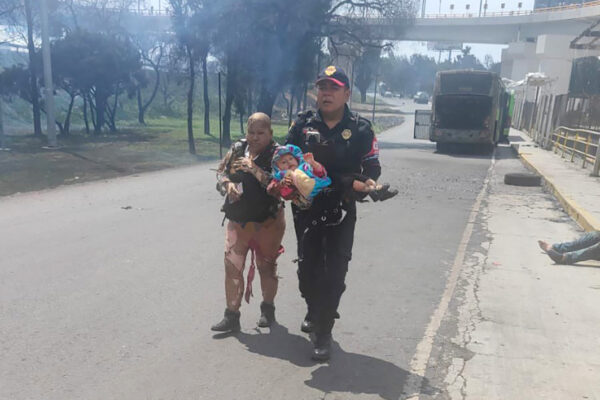 Clara Brugada anunció que la CDMX entregará una medalla de honor póstuma a Alicia Matías Teodoro, quien protegió a su nieta durante la explosión de una pipa en Iztapalapa. IMAGEN: Redes.