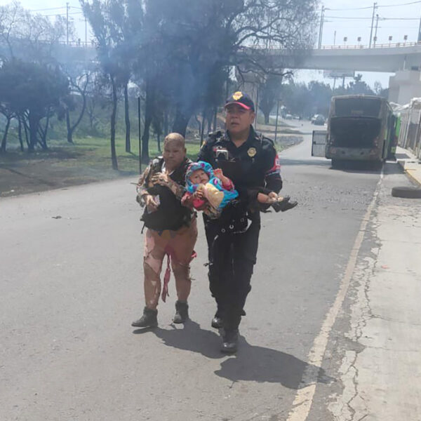 Clara Brugada anunció que la CDMX entregará una medalla de honor póstuma a Alicia Matías Teodoro, quien protegió a su nieta durante la explosión de una pipa en Iztapalapa. IMAGEN: Redes.