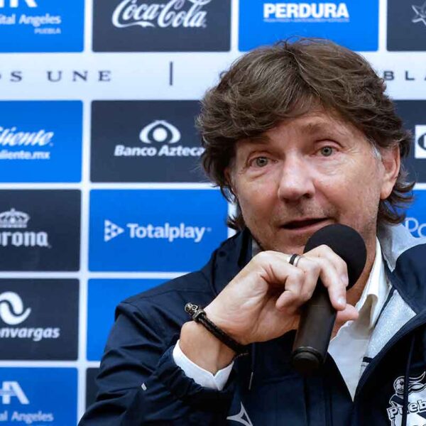 Hernán Cristante dejó de ser entrenador del Club Puebla tras un Apertura complicado; en once partidos, solo sumó dos victorias y dejó al equipo en el fondo de la tabla. FOTO: Fútbol Total.